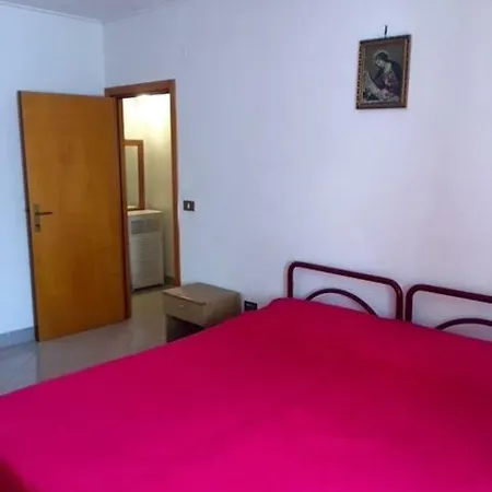 S185 - Sirolo, Casa A Schiera In Centro Storico